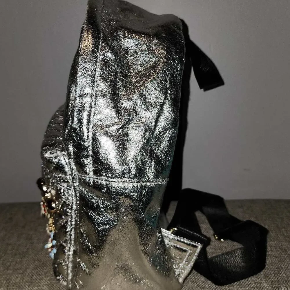 Olivia Miller silver back